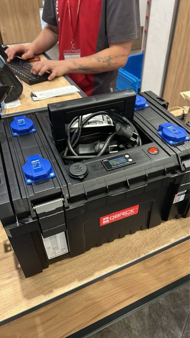 Зарядные станции для военых максимально прочные