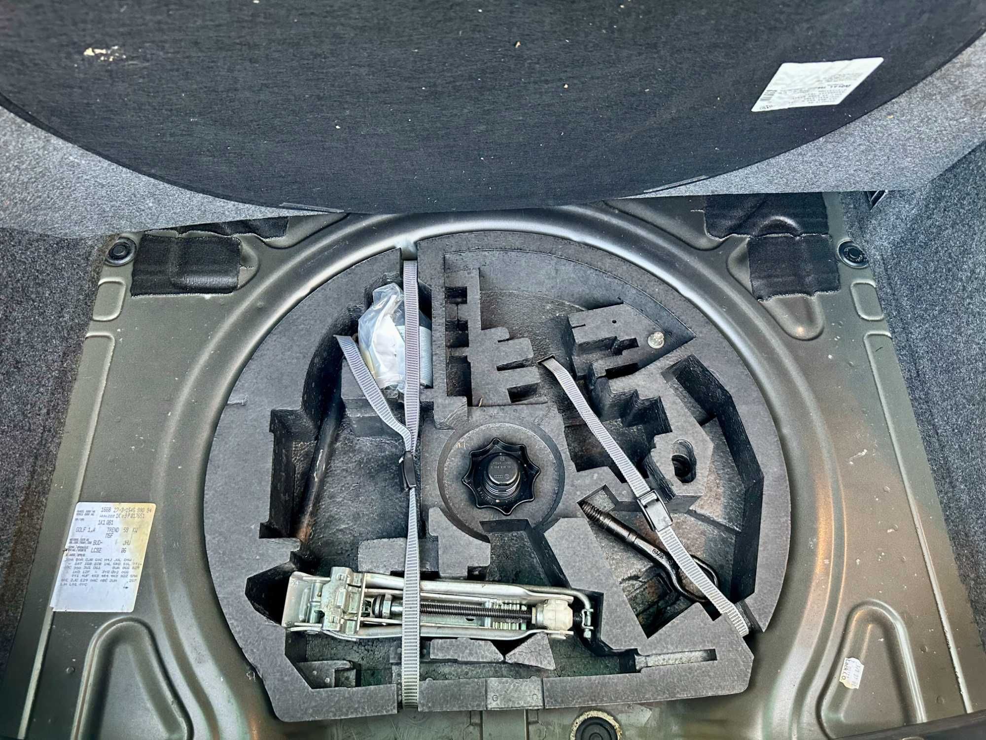 Volkswagen Golf 2008 МРІ