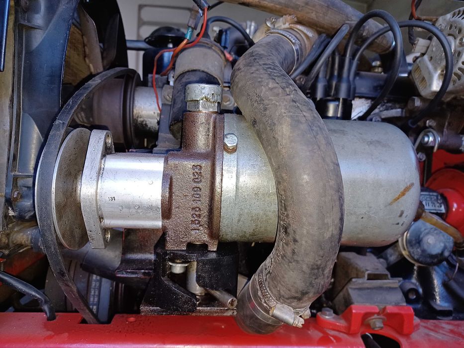 Sprzedam Pompę hydrauliczną oryginalną do ciągniczka Gudbrod 2500