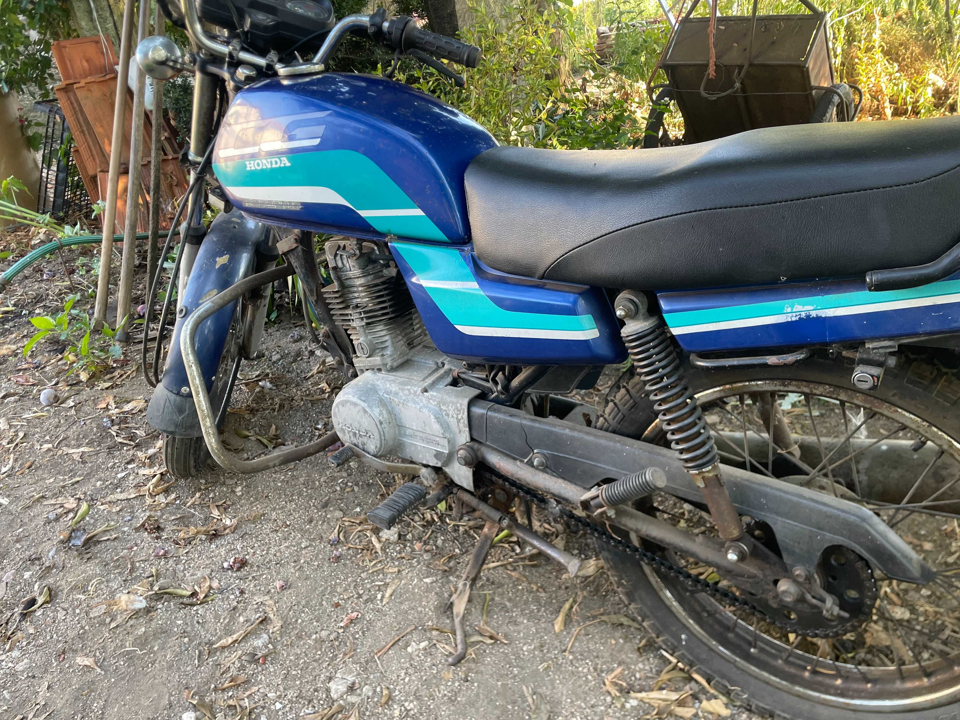 Mota Honda CG 125 cc - 1991 Clássica - 67.000 kms