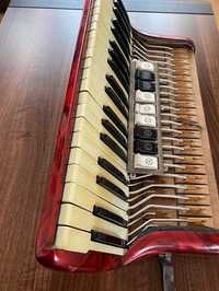 Akordeon Hohner Tango III M 120B-połówka- klawisze