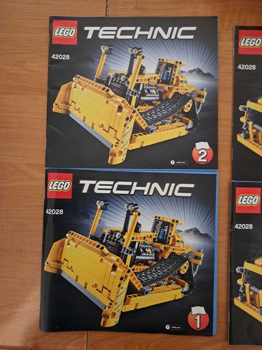 Zestaw Lego Technic - Buldożer 42028