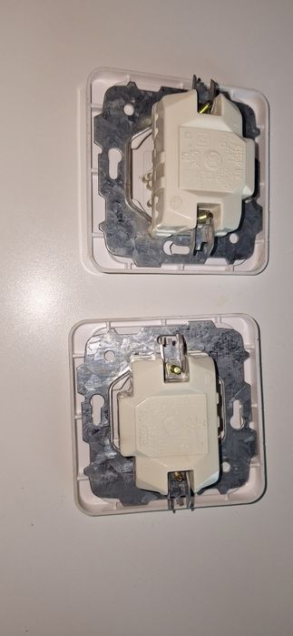 Interrutores cor cru bege claro otimo estado