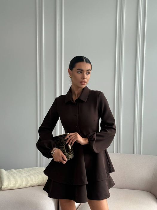 Жіноча сукня з воланами