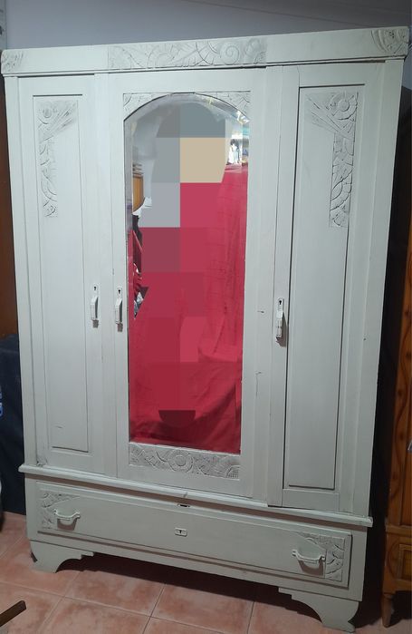 Roupeiro antigo da avó