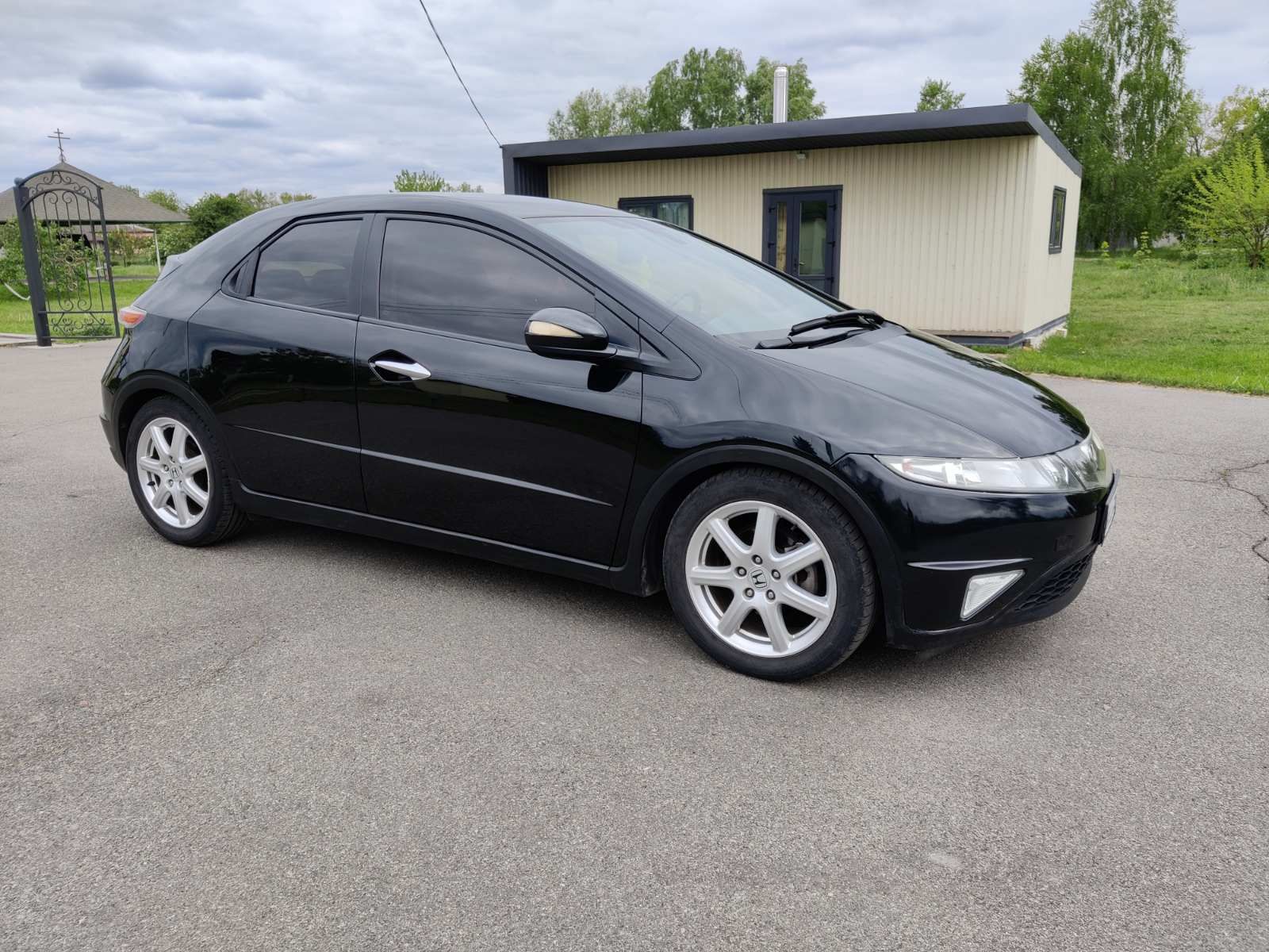 Продам Honda Civic 5d автомат