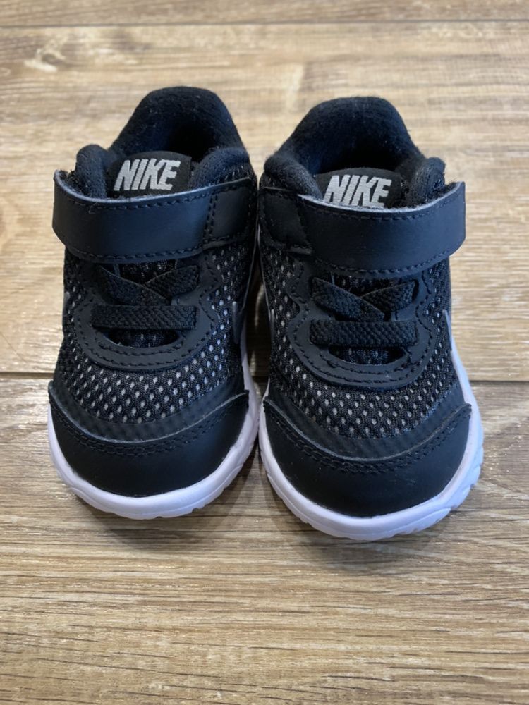 Buty Nike adidasy dziecięce roz 17