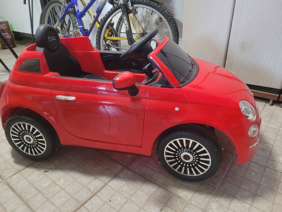 Carro Fiat 500 de criança