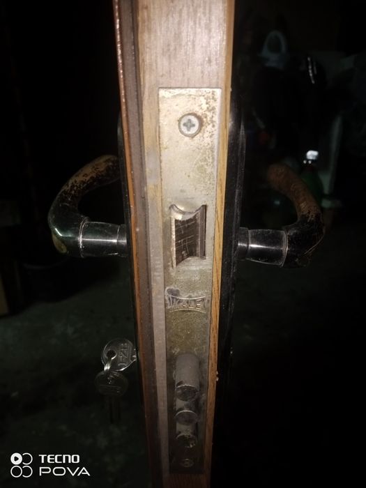 Двери.Двері(204х79см) входные металлические.Б/У.