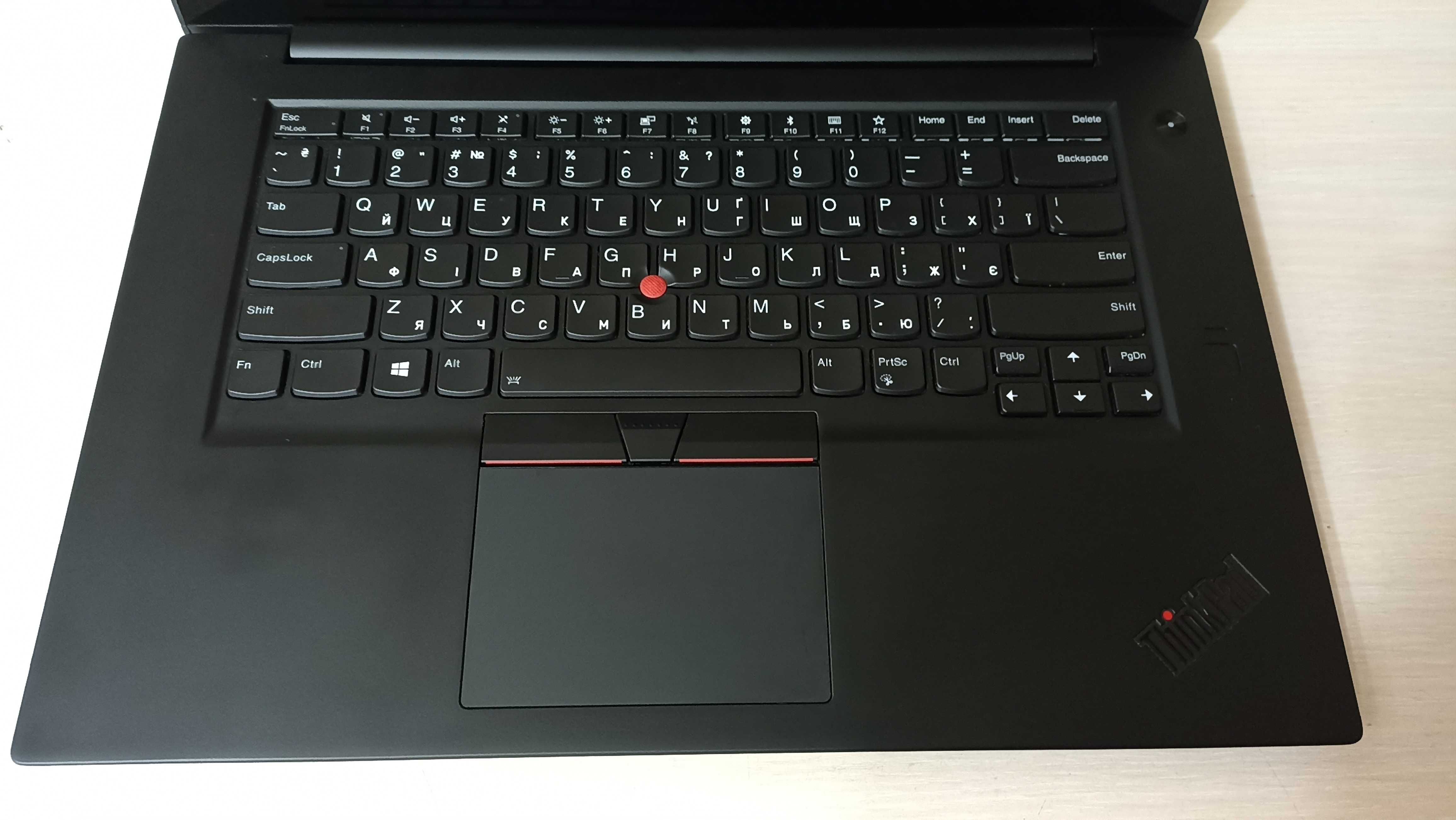Ноутбук Lenovo ThinkPad P1 OLED 4K сенсорний / Xeon  32GB  1TB Nvidia
