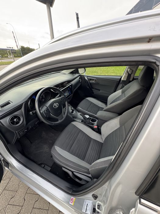Toyota Auris Hybrid 1.8 | 2016r