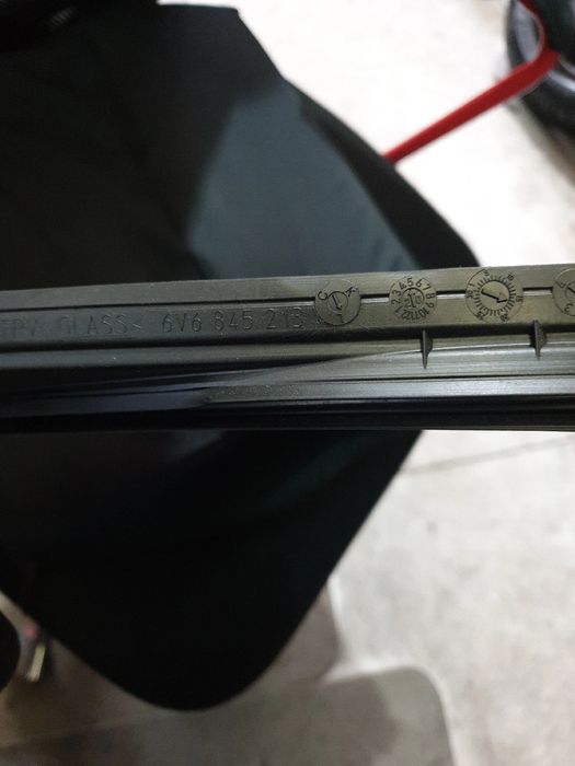 Vidro triangular da porta trás esquerdo SKODA Fabia III Hatchback (NJ3