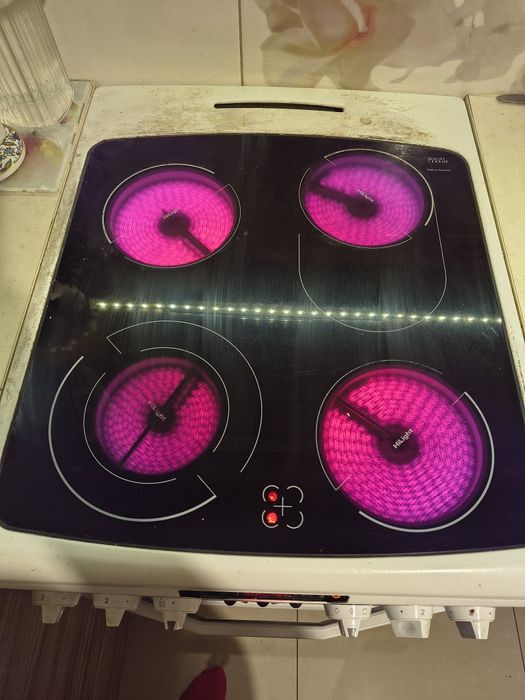 Ceramiczna kuchenka Amica 50 cm, piekarnik elektryczny