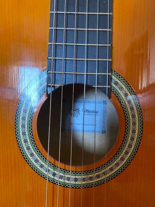 Guitarra nunca usada