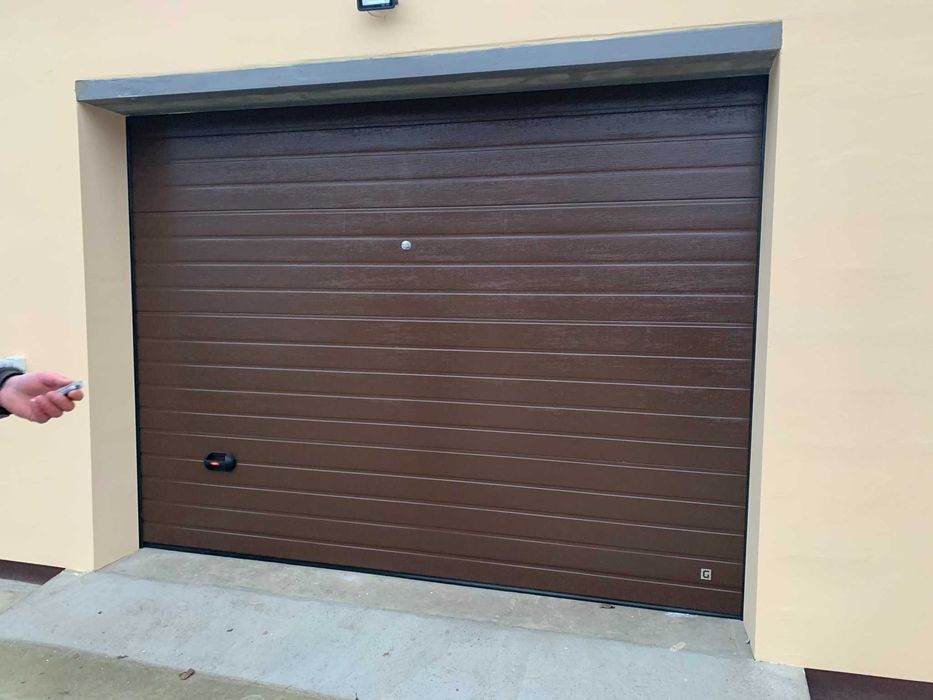 Секційні, рулонні, ролети, гаражні ворота в Новом Буге