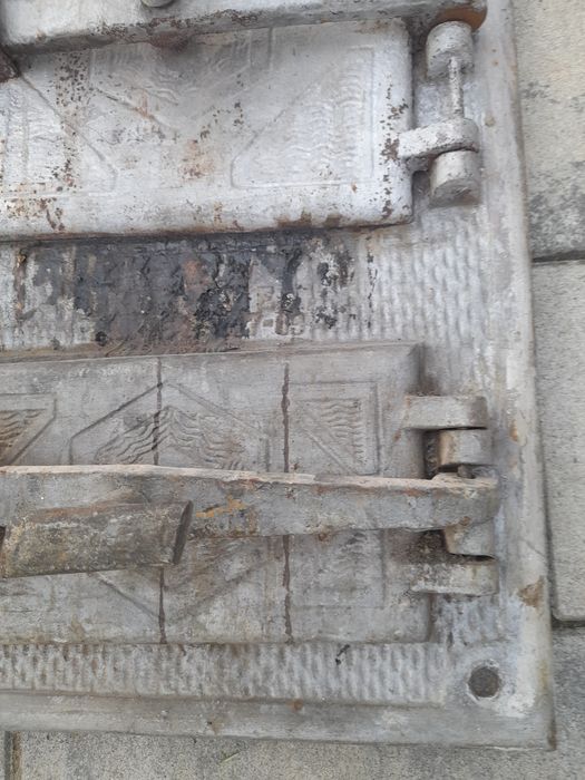 Żeliwne drzwi do pieca -2 sztuki