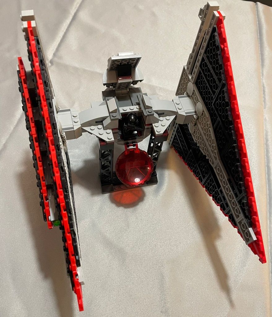 Zestaw Lego 75272 Star Wars Myśliwiec TIE Shithów