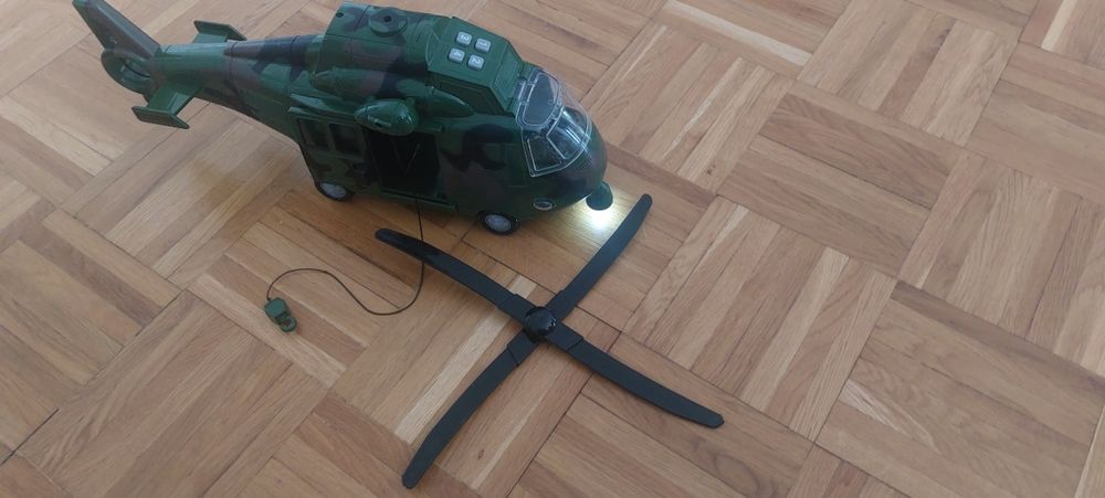 Pojazdy Traktor/śmieciarka/policja/ford/helikopter/samolot