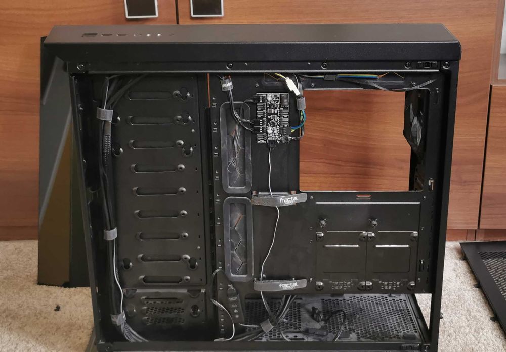 Obudowa Fractal Design Vector RS Blackout Dark TG LED (jak nowa) + fan