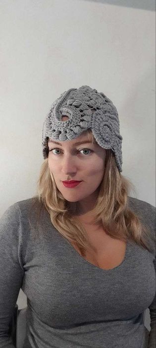 Шапка женская ручной работы