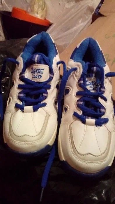 Buty na kółkach Skate Sko