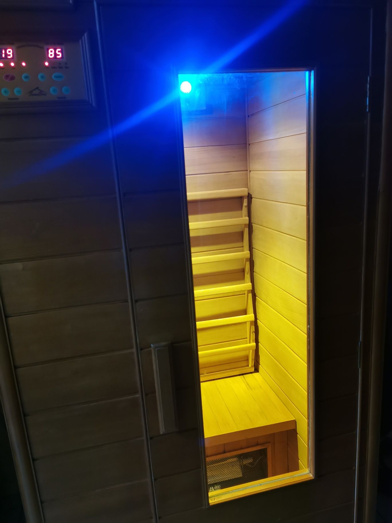 Okazja sauna sucha typu infrared z przeznaczeniem dla 1 osóby/jednooso