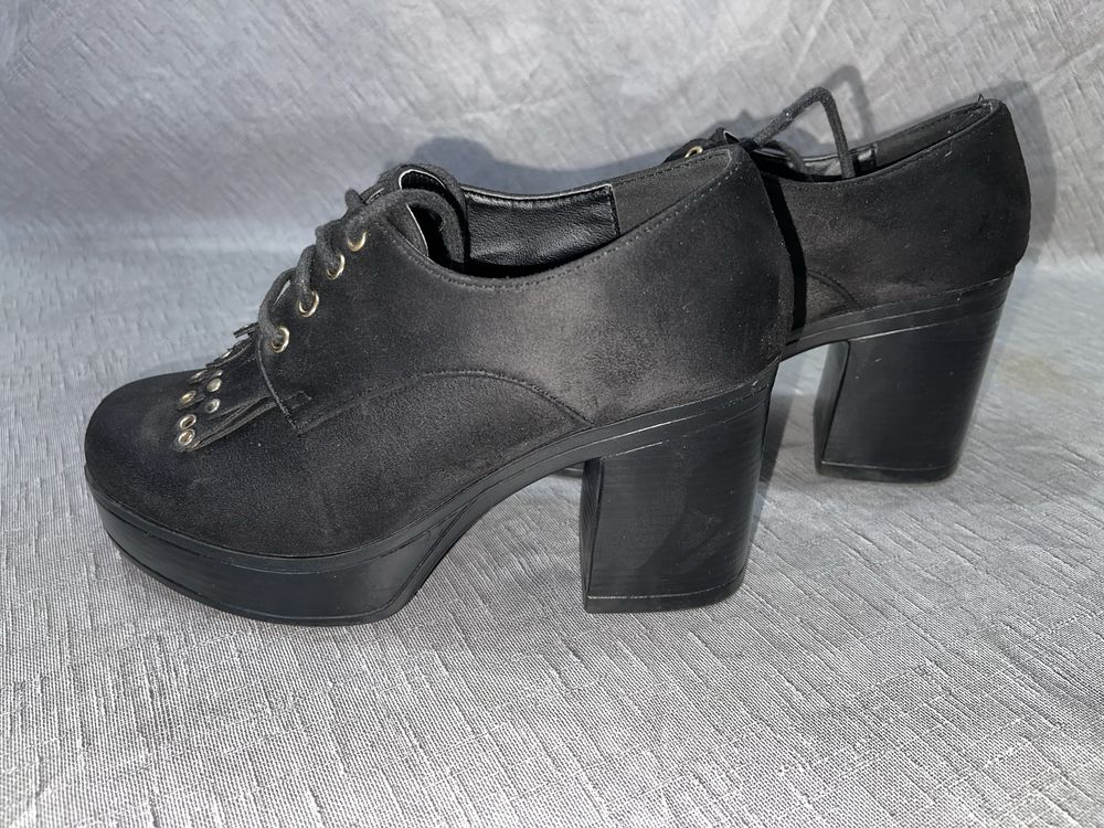Sapatos de senhora - semi-novos
