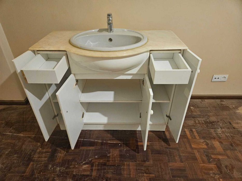 Móvel WC com lavatório e com tampo em pedra