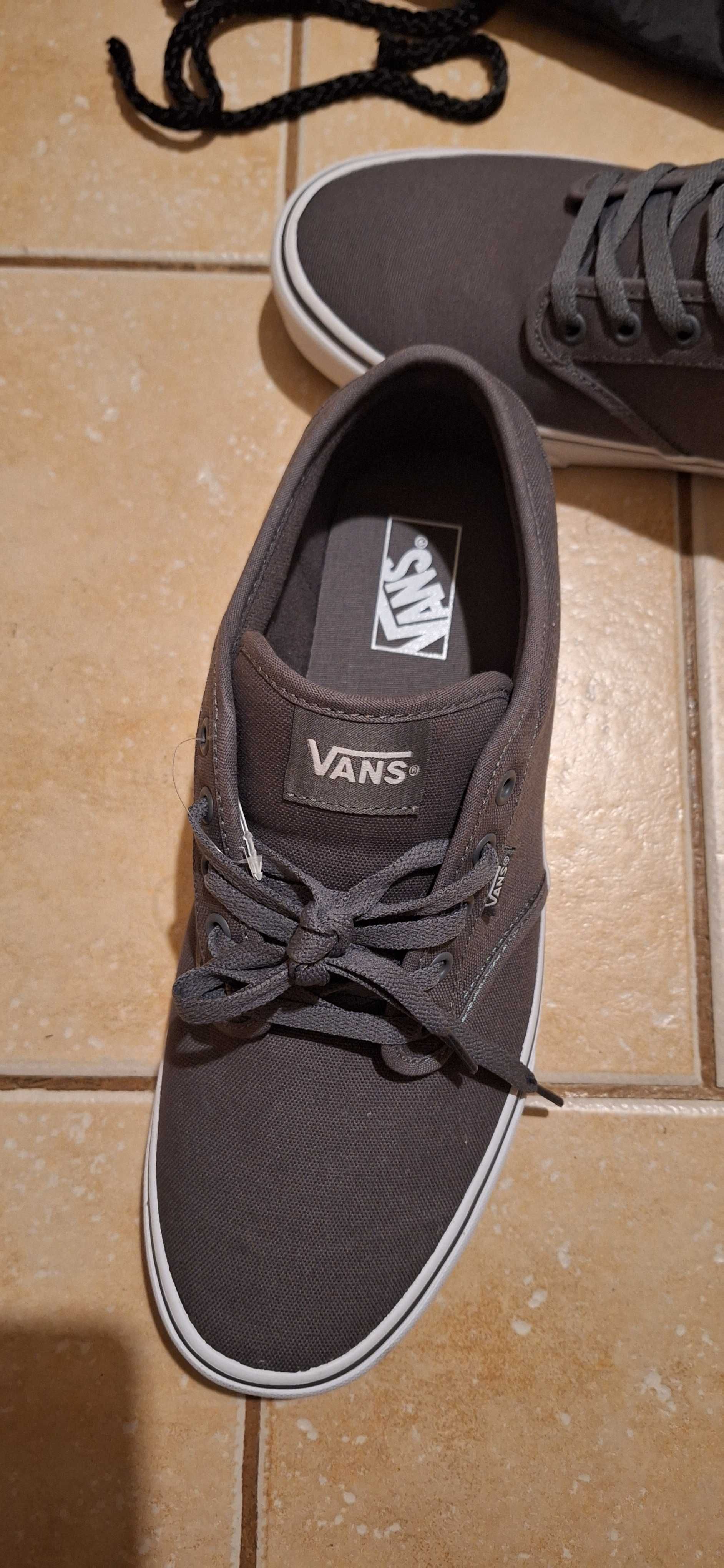 Buty tranpki vans