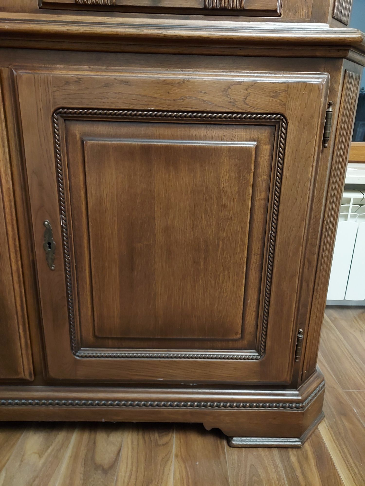 Piekny kredens dębowy lity dąb selva 133 cm x 215 cm