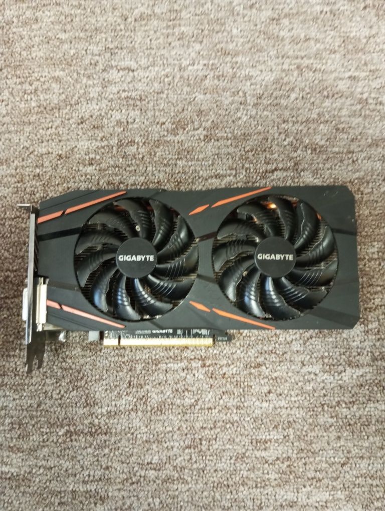 Продам видеокарту Gigabyte RX 580 8gb 
частота GPU: 1355 МГц