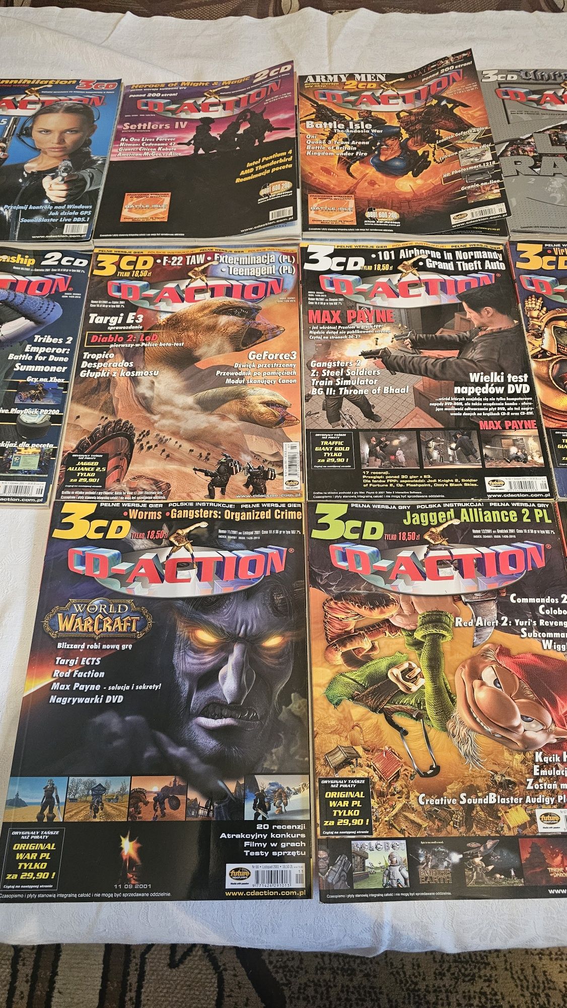 Sprzedam cały rocznik Cd-action z 2001 roku . 13 numerów .