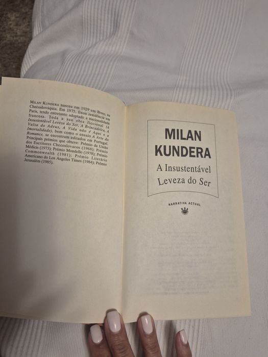 Livro "A Insustentável Leveza do Ser"