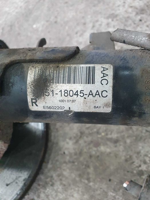 Amortyzator piasta zwrotnica spreżyna przód Ford Focus mk2 lift 1.4