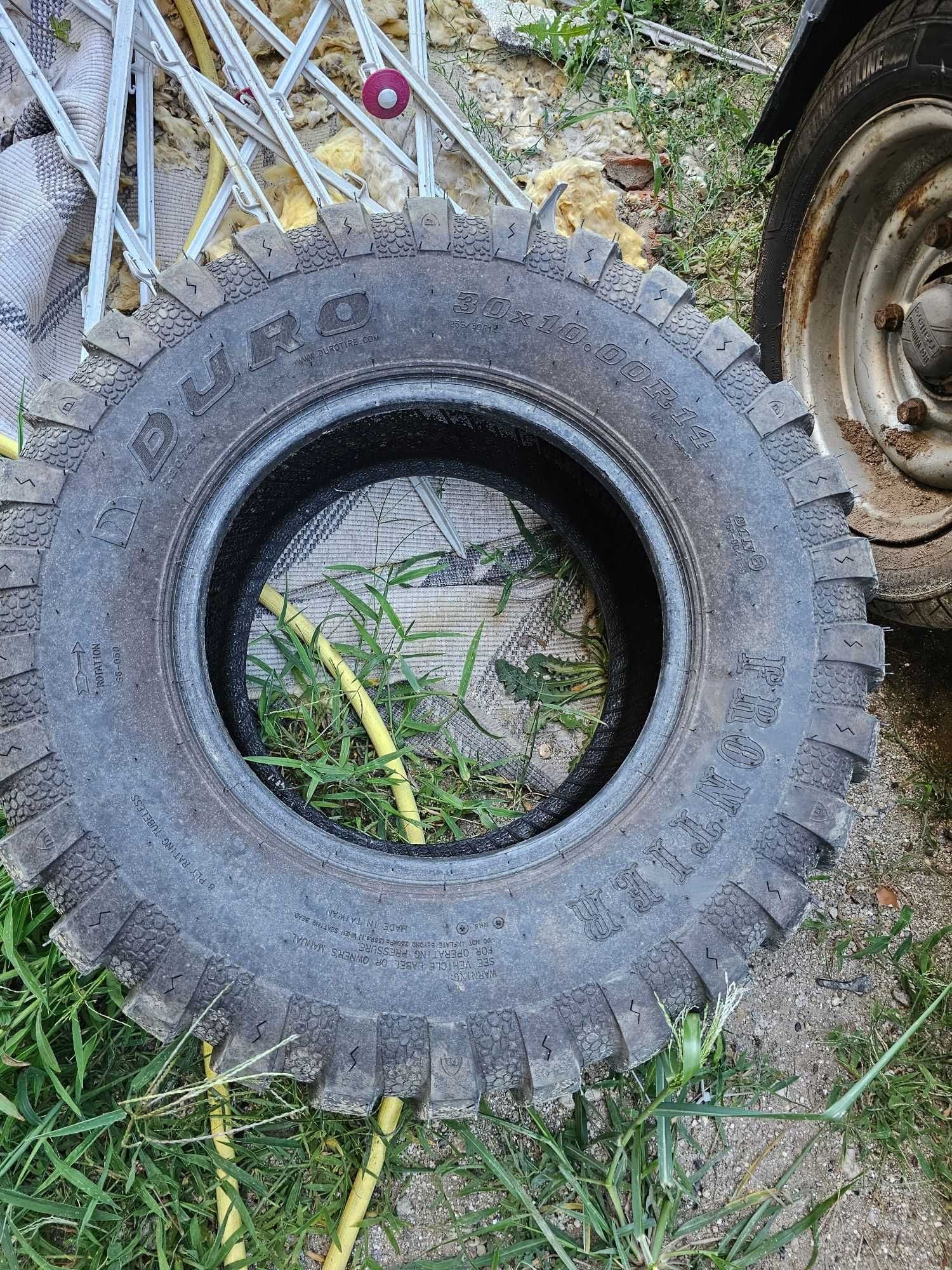 3 Pneus ATV 30 x 10.00 DURO 80% de uso