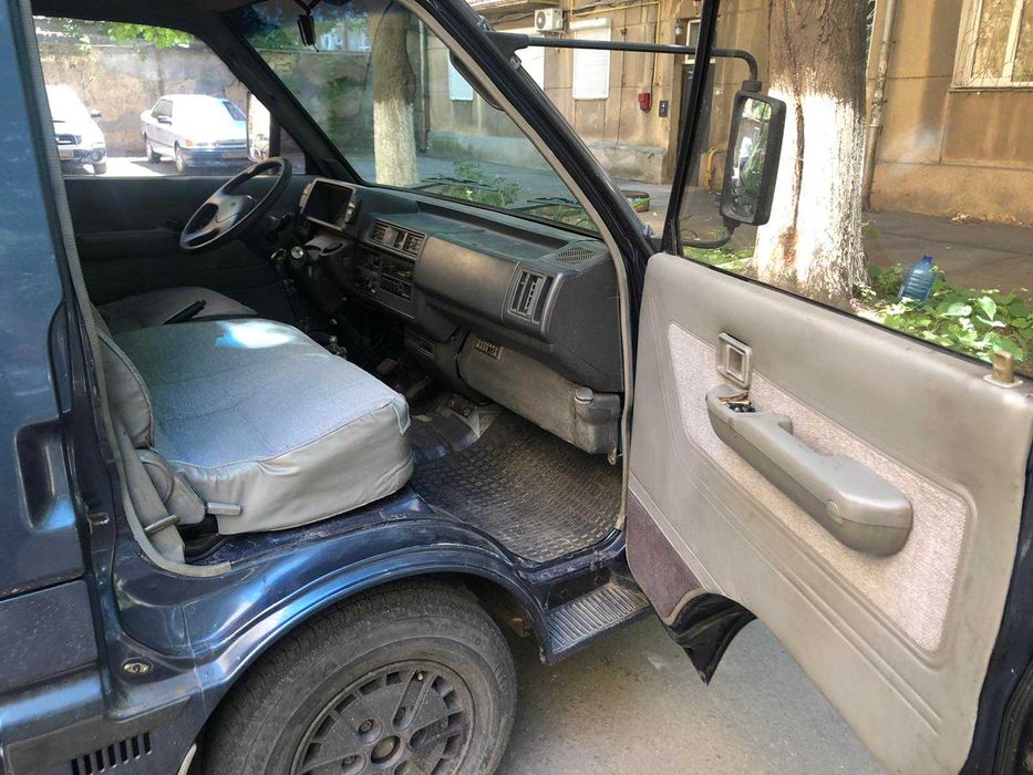 Микроавтобус KIA Besta 2.7D