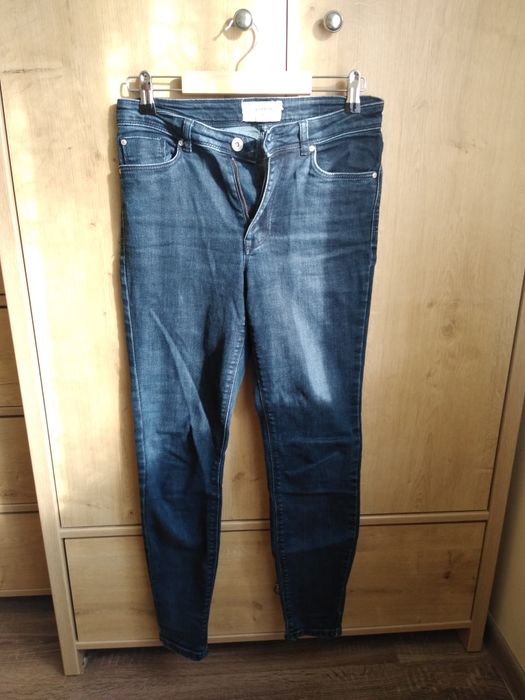 Sprzedam jeansy Reserved 36