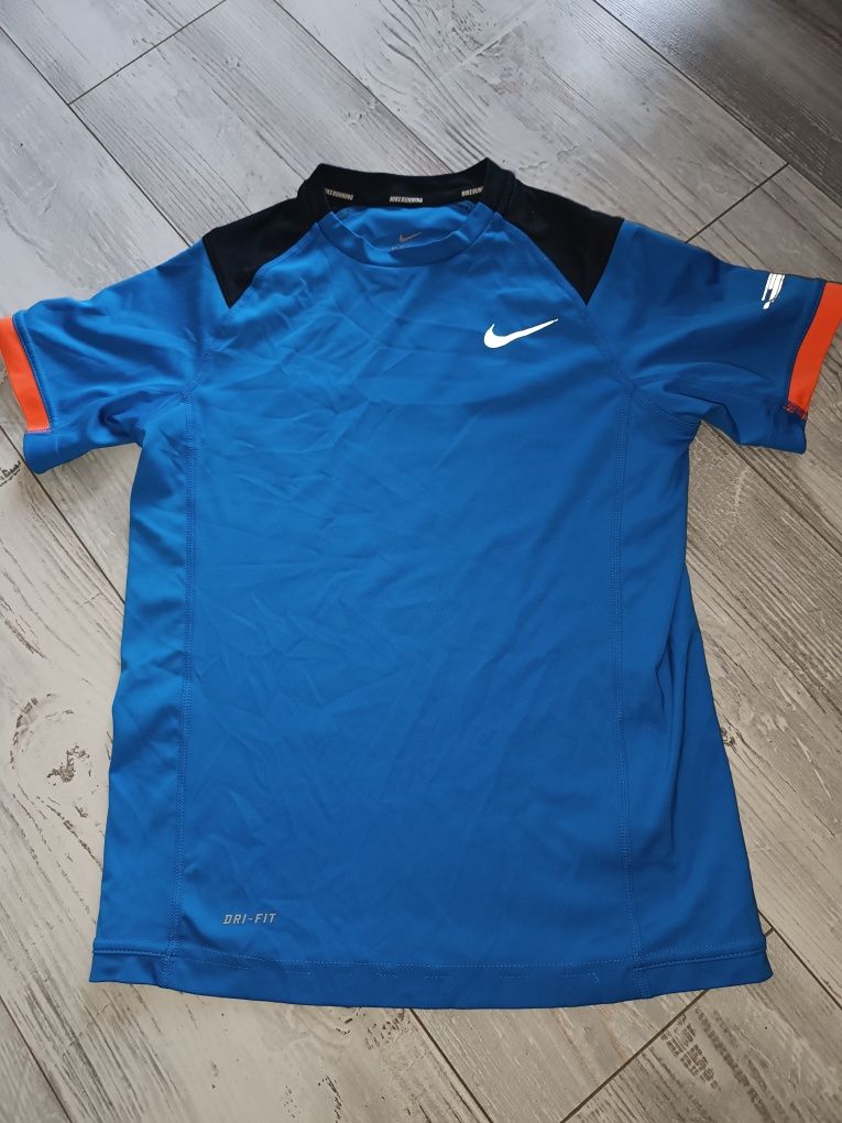 Sportowa bluzka Nike 128-137