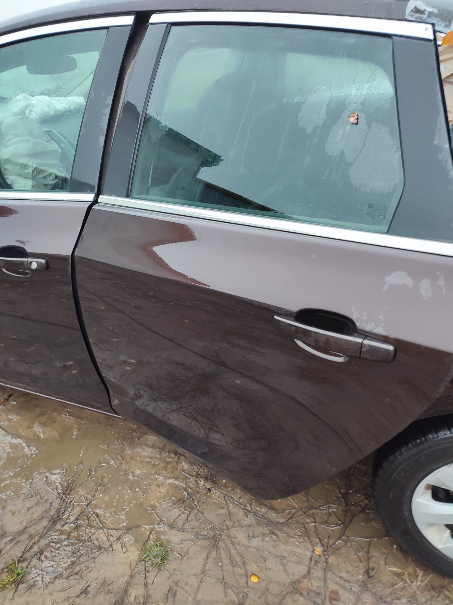 Drzwi tylne lewe opel astra j Z41C
