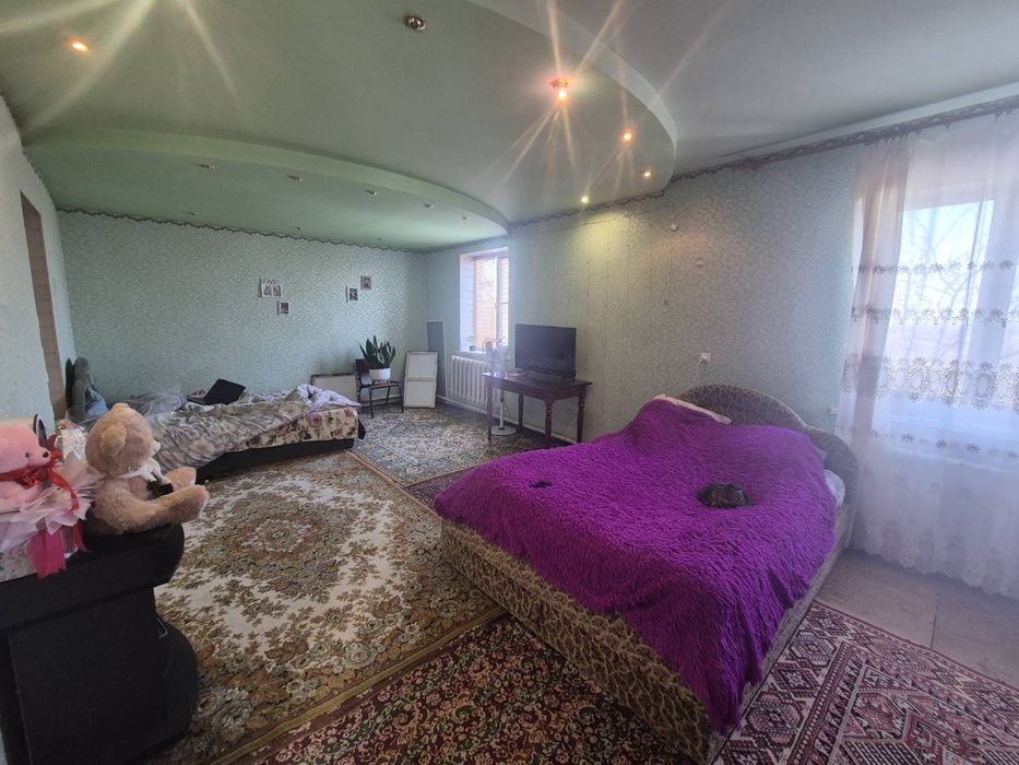 Продам 2-х поверховий будинок в центрі міста