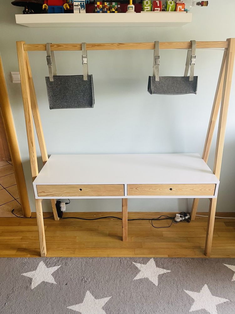 Biurko dla 2 dzieci - drewniany podświetlany reling + krzesełko Ikea