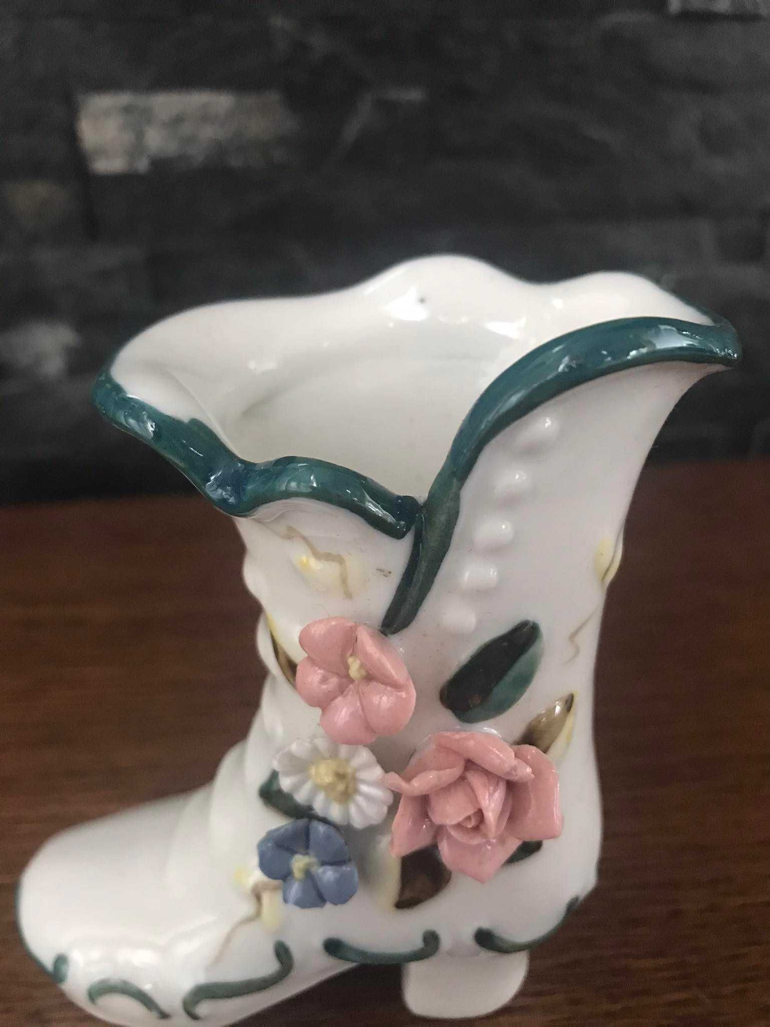 Porcelanowy bucik kwiatki