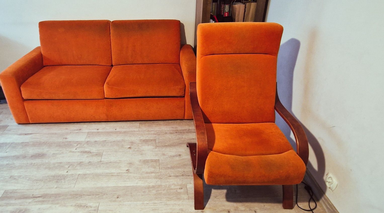 Sofa pomaranczowa + GRATIS 2 fotele