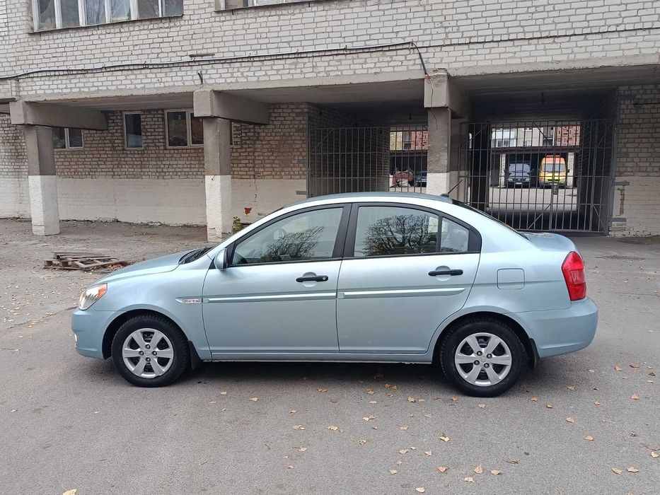 Hyundai Accent c оригинальным пробегом 100 т.км в хорошем состоянии