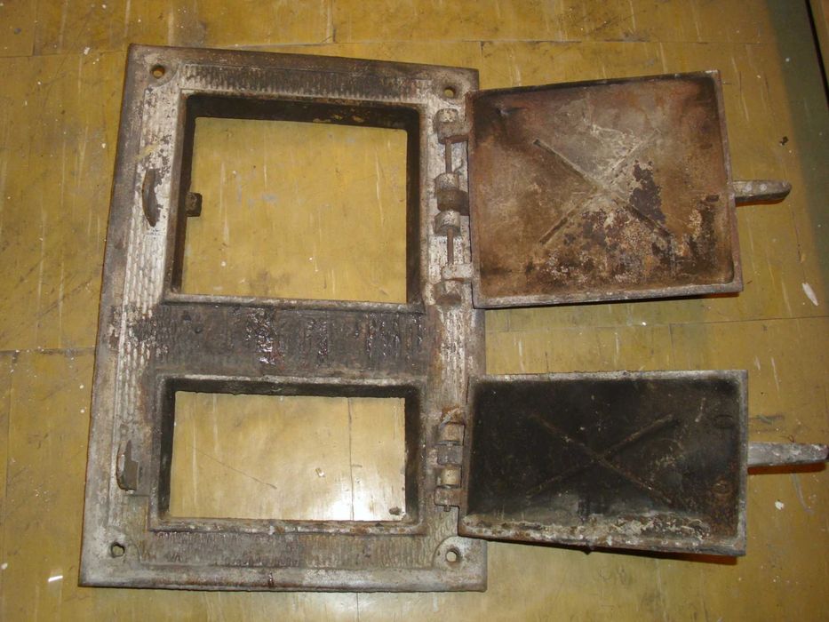 Stare drzwiczki do pieca kaflowego z Prl-u
