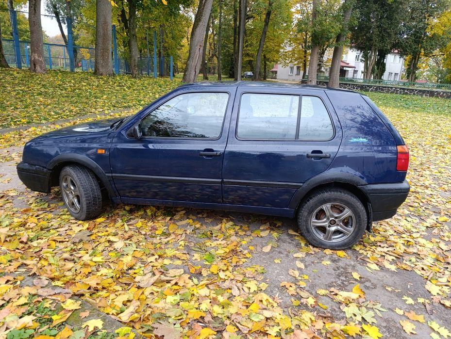 Гольф 3-1.6 бенз .