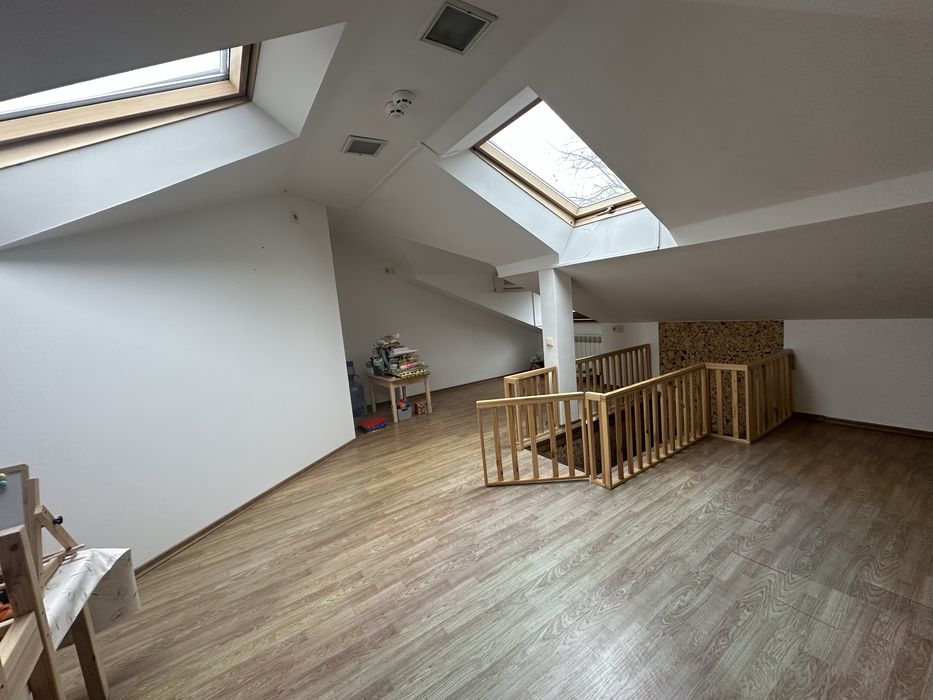 Продам комерческое помещение О. поля 59