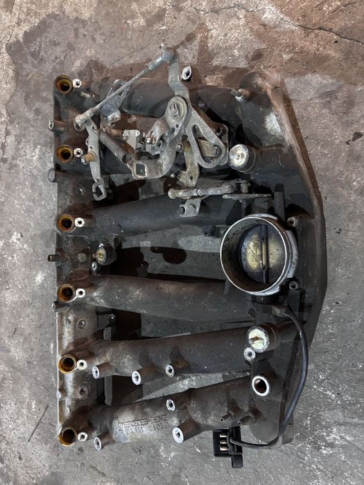 Kolektor ssący 3.0 m103 w124 w126 mercedes