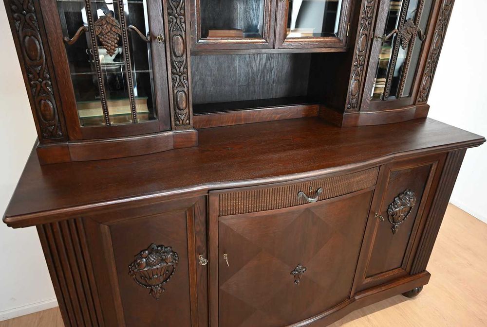 bardzo ładny kredens międzywojenny 092904