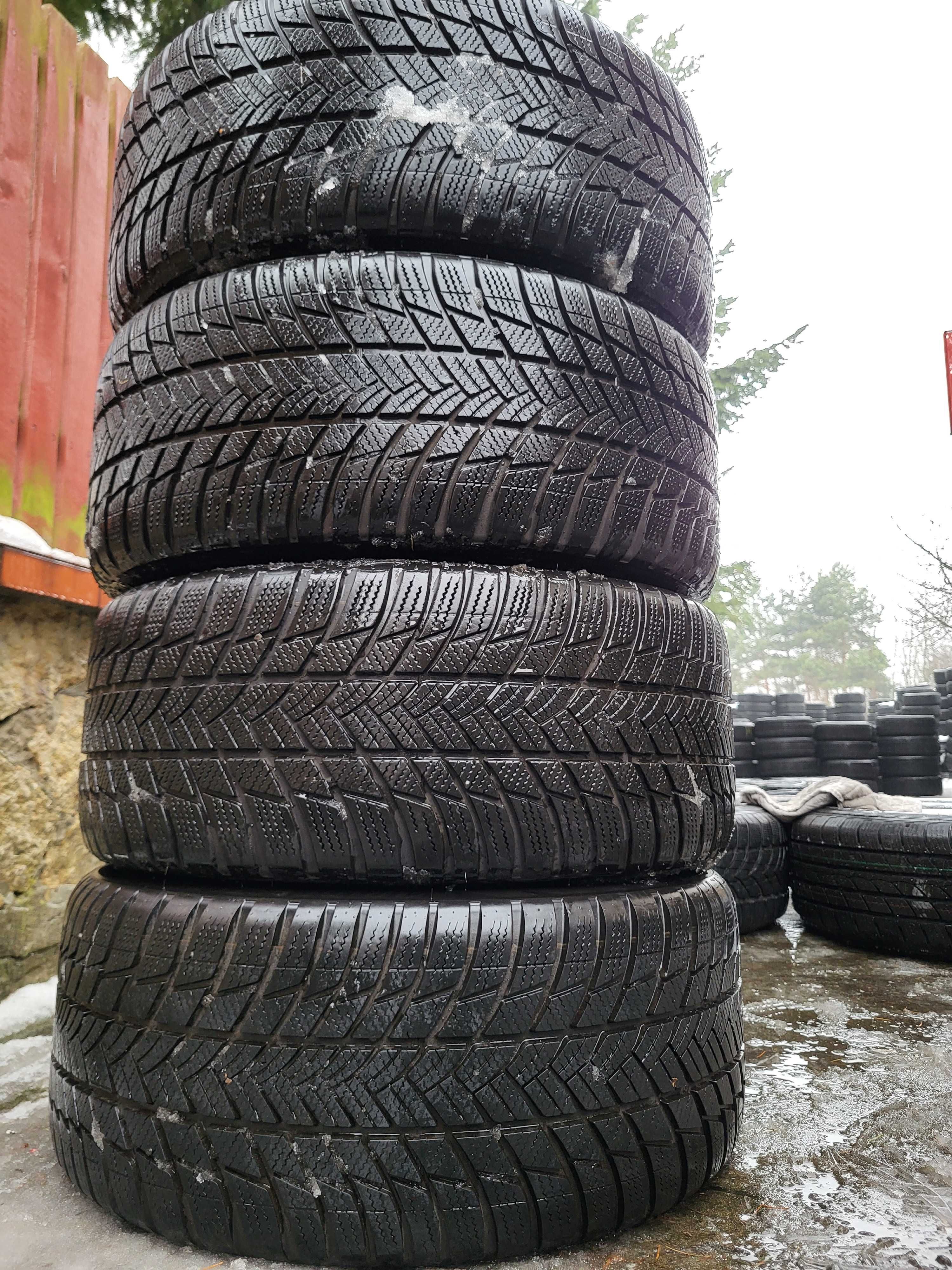 Komplet opon Bridgestone Blizzak LM001 245/40r18 93V